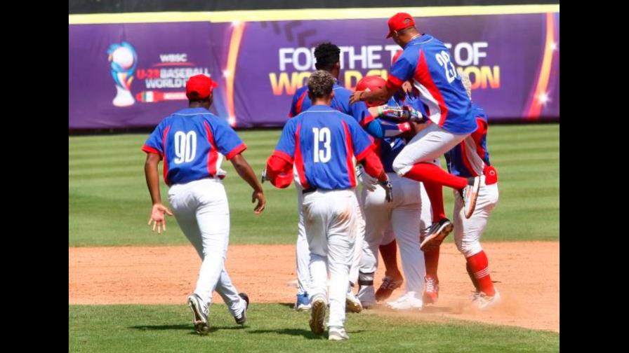 Cuba confirma desertaron nueve peloteros en Copa Mundial de Béisbol Sub23