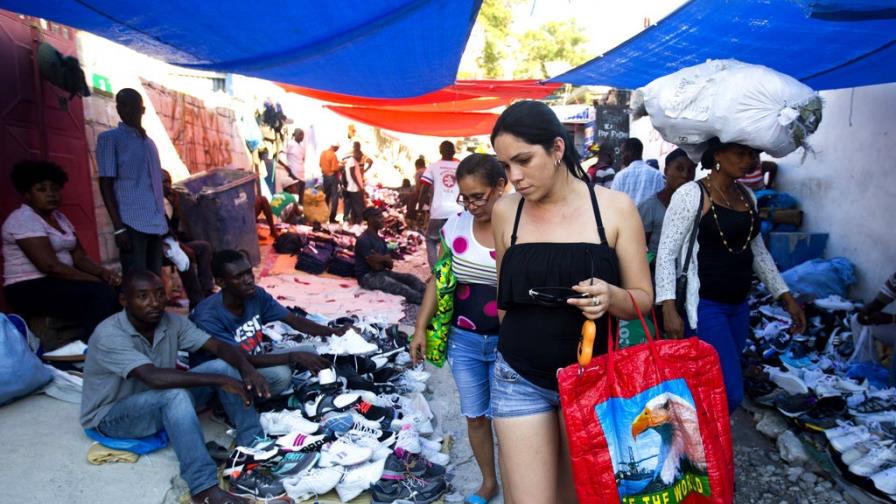 Cubanos recorren Haití y otros países buscando ofertas Cubanos recorren Haití y otros países buscando ofertas
