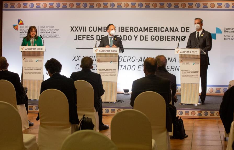 Presidentes de Iberoamérica llaman a descentralizar vacunas contra COVID-19