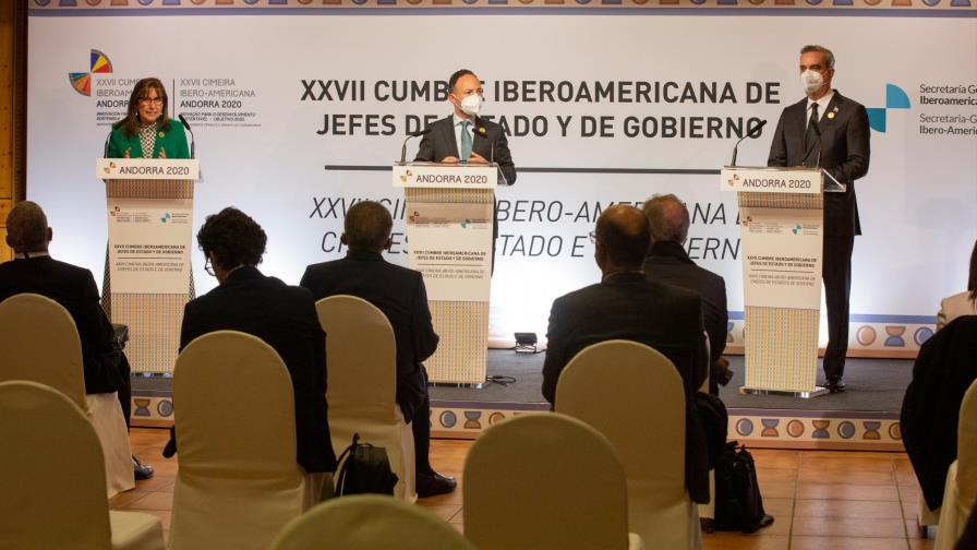 Presidentes de Iberoamérica llaman a descentralizar vacunas contra COVID-19