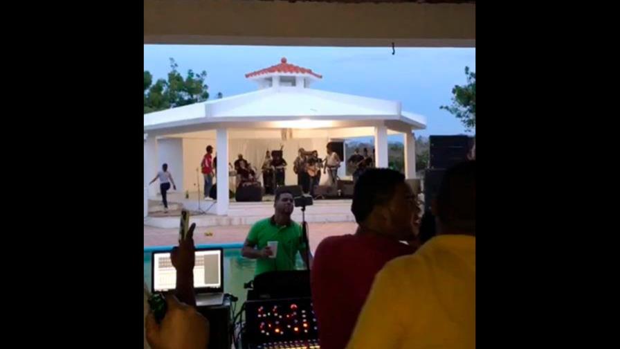 Celebran cumpleaños de vicealcaldesa de Montecristi sin tomar medidas sanitarias Celebran cumpleaños de vicealcaldesa de Montecristi sin tomar medidas sanitarias