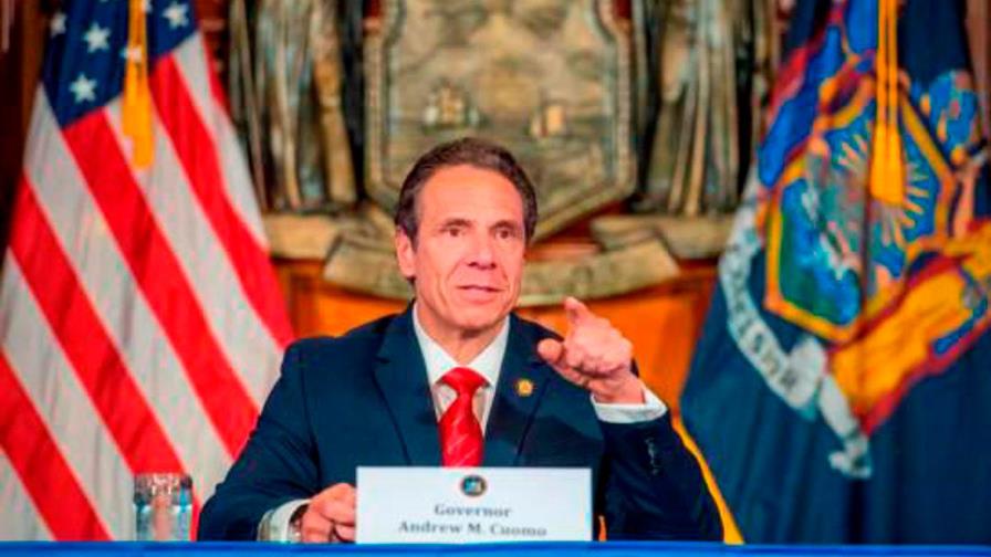 Gobernador de Nueva York defiende su gestión de geriátricos tras polémica