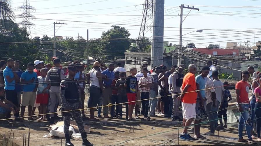 Adolescente muere electrocutado al intentar conectar la luz de su casa 