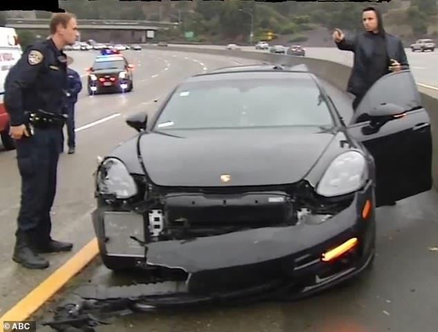 Stephen Curry sale ileso de un accidente automovilístico en Oakland