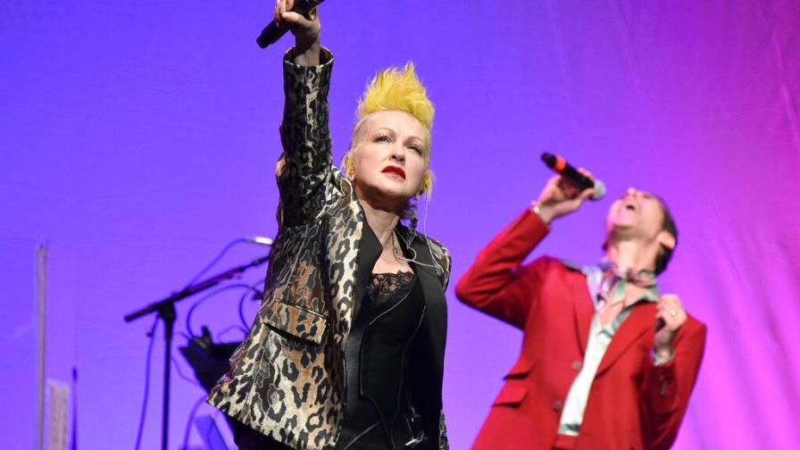 Estrellas se unen a Cyndi Lauper en concierto benéfico