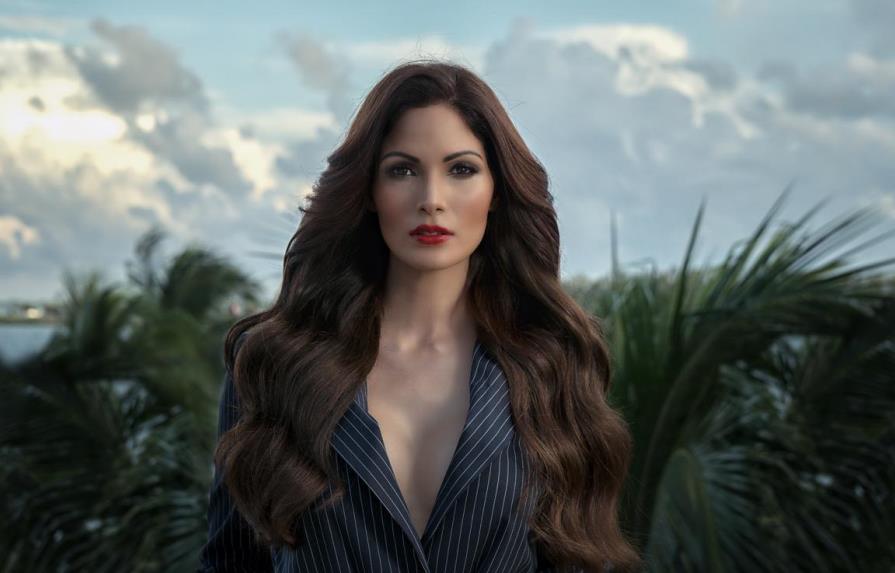El drama de una actriz y ex Miss  Puerto Rico tras ser mordida por una serpiente en una sesión fotográfica 