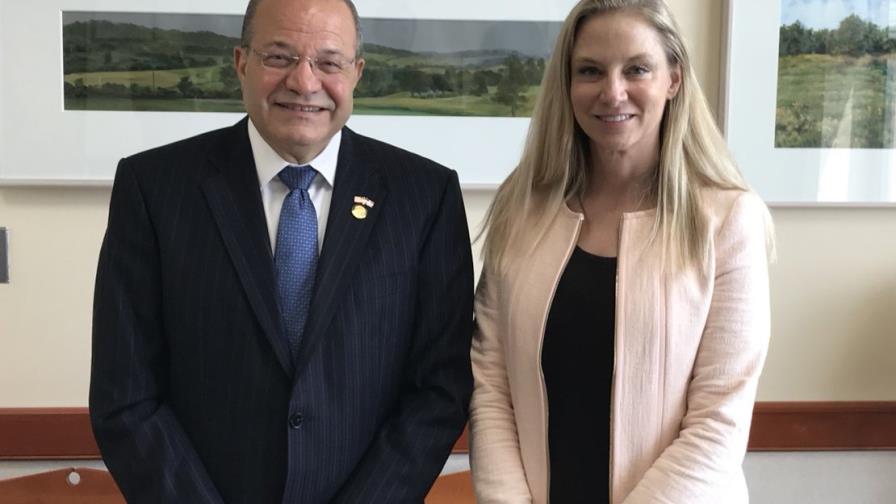 Embajador de RD en Estados Unidos discute temas de seguridad y salud de turistas en Washington
