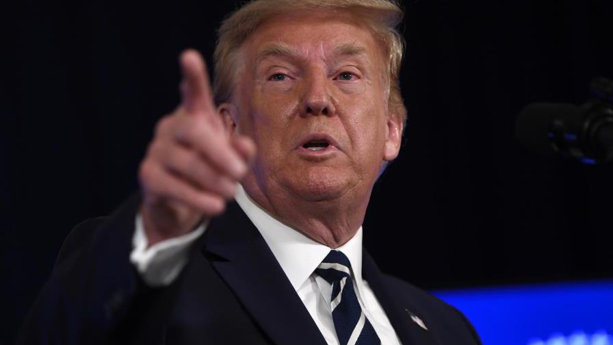 Trump ordena ampliar pago de asistencia por desempleo