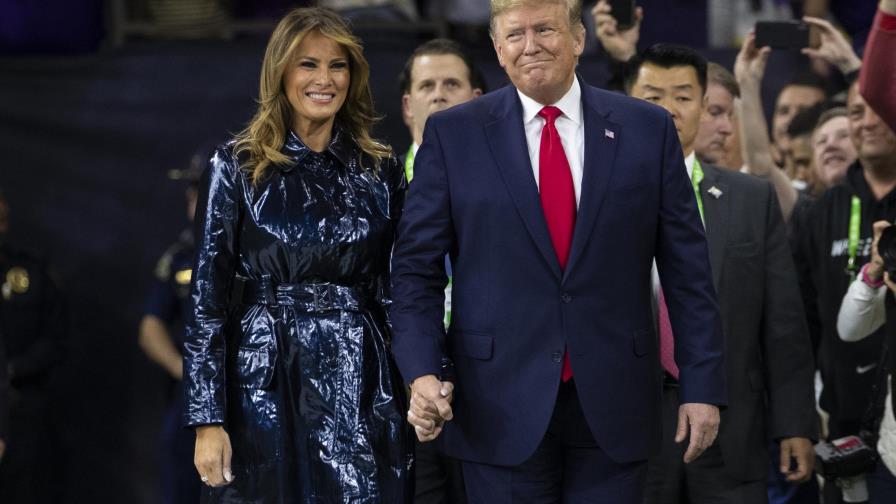 El presidente Trump, vitoreado en final de fútbol americano colegial