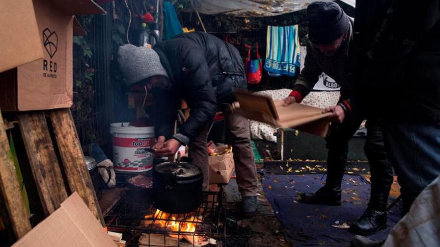 Chile se acerca a 300.000 casos y destaca realidades “desiguales” en el país