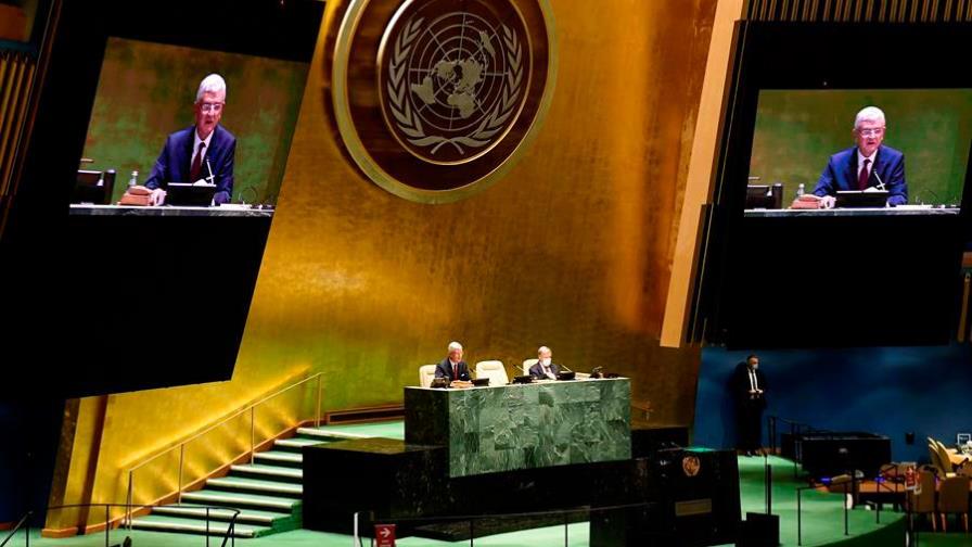 Los 193 estrados de la Asamblea General de la ONU y alguno más