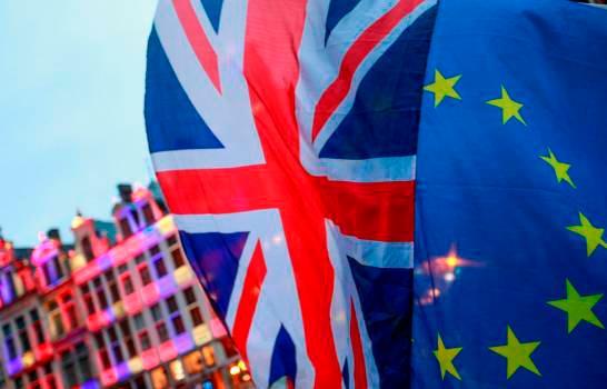 CE convocará reunión para que Londres aclare implementación de pacto Brexit