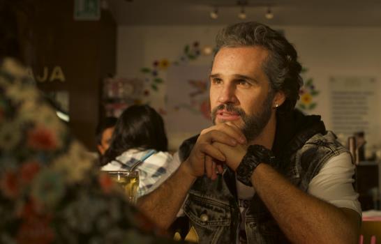 Gabriela de la Garza hace hechizos de amor en “Amarres”