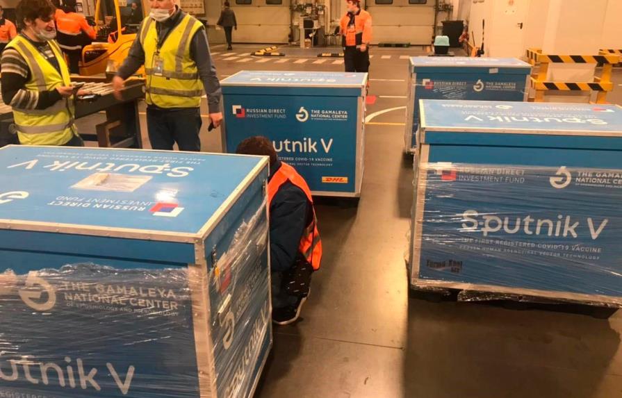 Primer lote de las vacunas Sputnik V ya está de camino a Bolivia desde Rusia