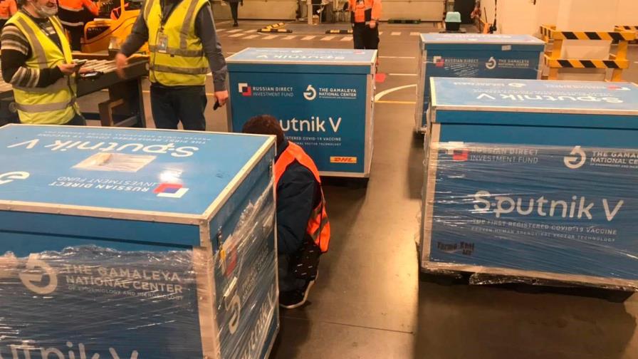 Primer lote de las vacunas Sputnik V ya está de camino a Bolivia desde Rusia