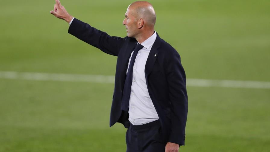 Polémicas arbitrales opacan el liderato del Real Madrid Polémicas arbitrales opacan el liderato del Real Madrid