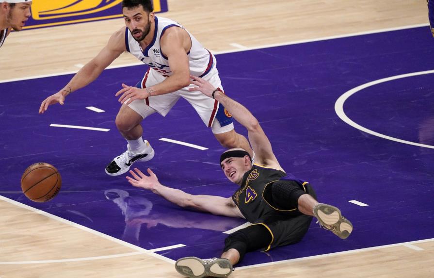 Con gran juego de Davis, Lakers se imponen 93-89 a Nuggets