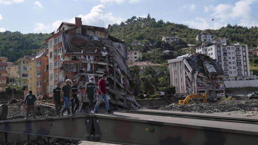 Cifra de muertos por inundaciones en Turquía aumenta a 72