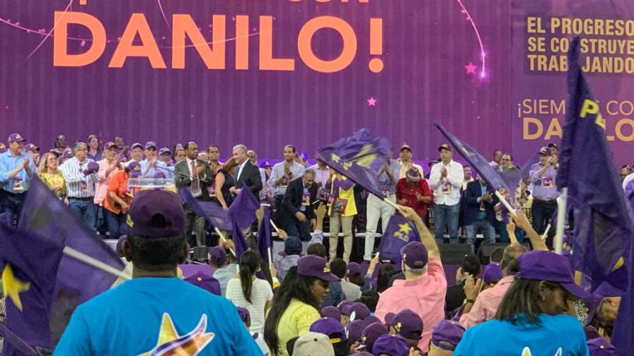 El Palacio de los Deportes se llena en acto de apoyo a la reelección de Danilo Medina