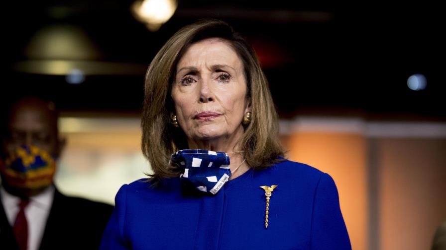 Pelosi critica demora de republicanos en paquete de ayuda