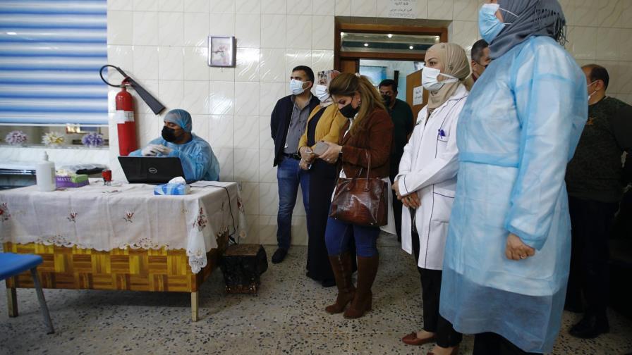 Irak inicia vacunación tras llegada de dosis de China