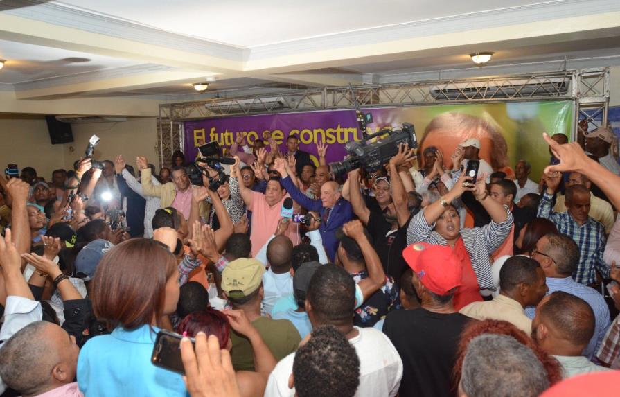 Los movimientos de apoyo a la reelección del presidente Danilo Medina arrancan en Azua