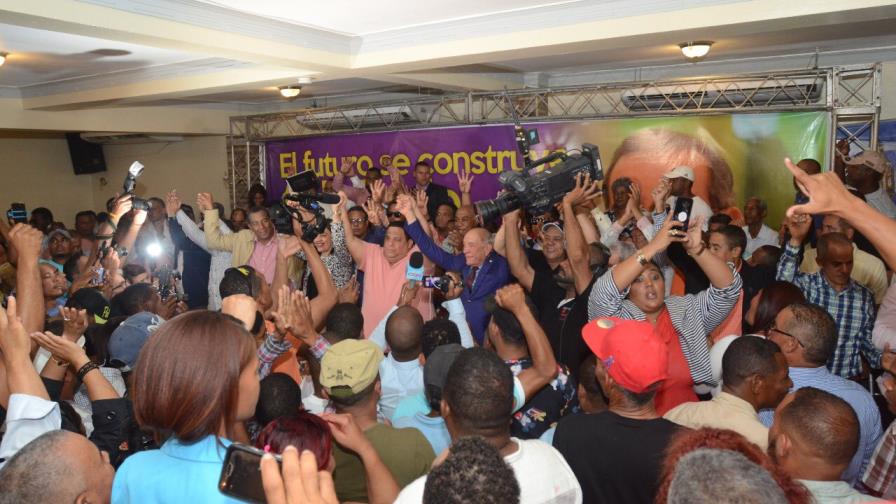 Los movimientos de apoyo a la reelección del presidente Danilo Medina arrancan en Azua