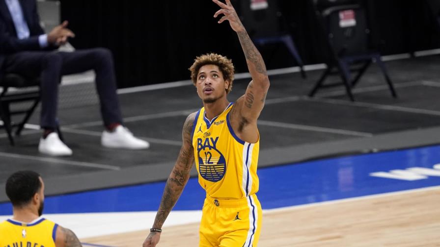 Warriors apuestan a dinamismo y vapulean a Mavericks