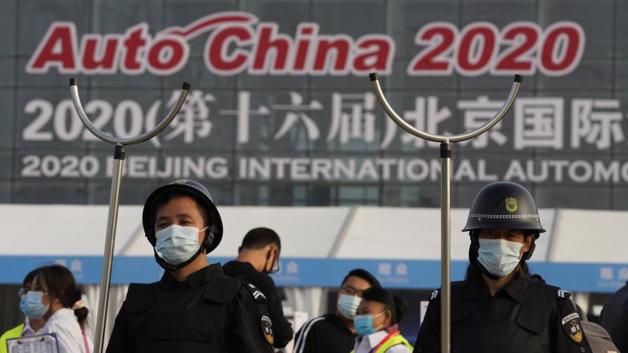 Inauguran Salón del Auto en China con controles antipandemia