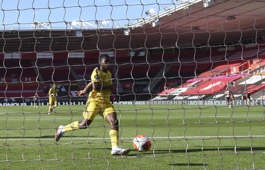 Liverpool, campeón de Inglaterra, tras una espera de 30 años