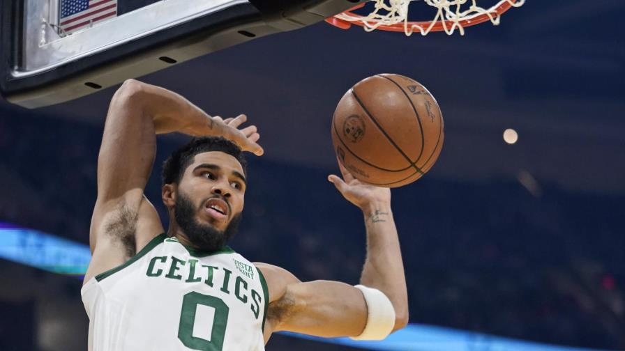 Con 23 puntos de Tatum, Celtics superan a Cavaliers