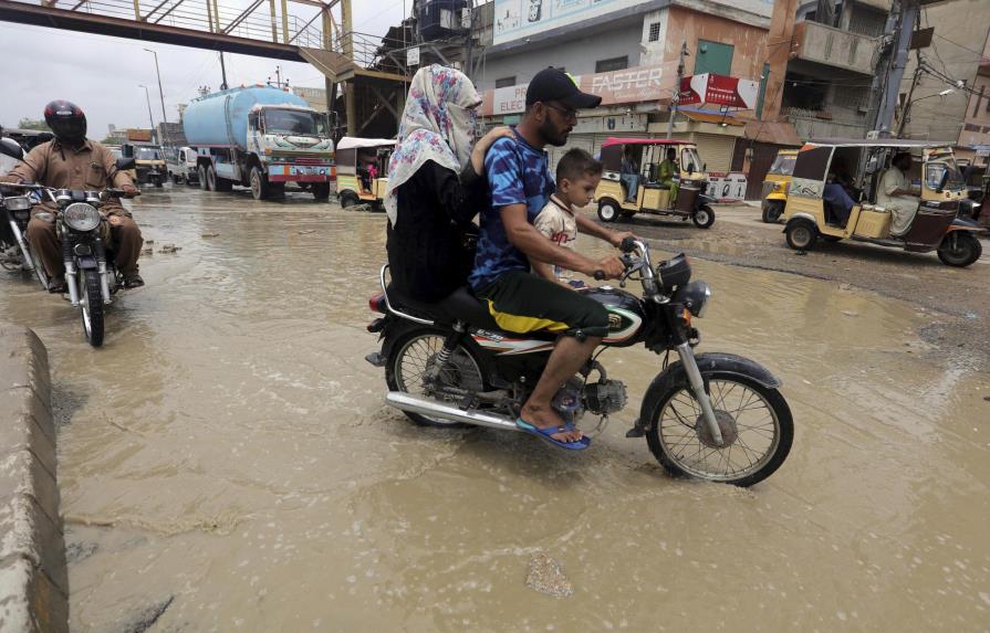 Lluvias monzónicas causan estragos en Pakistán