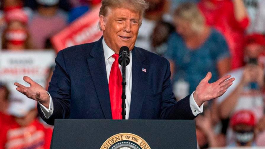 Trump “ama” Nueva York pero insiste en que no mandará primeras vacunas allí