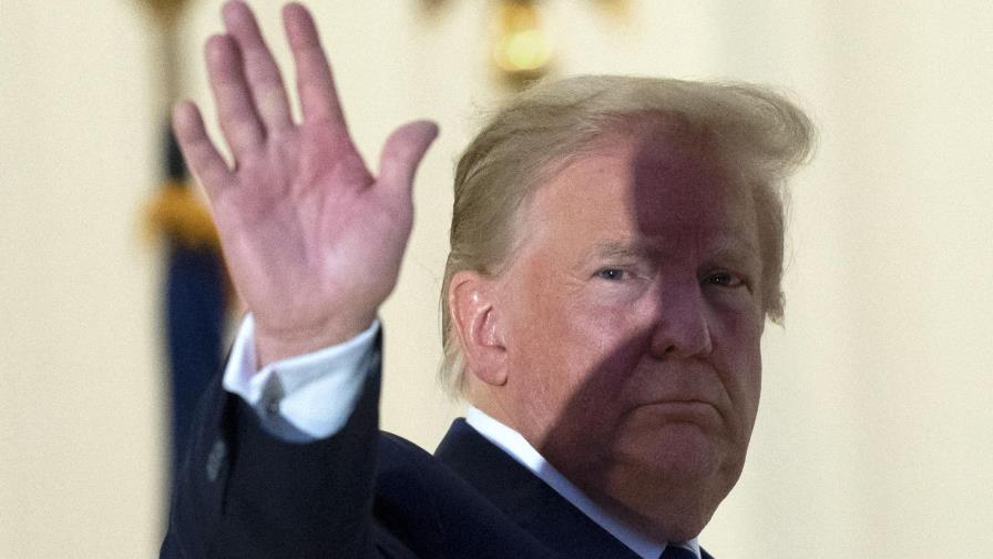 Trump suspende negociación sobre ayuda económica por COVID