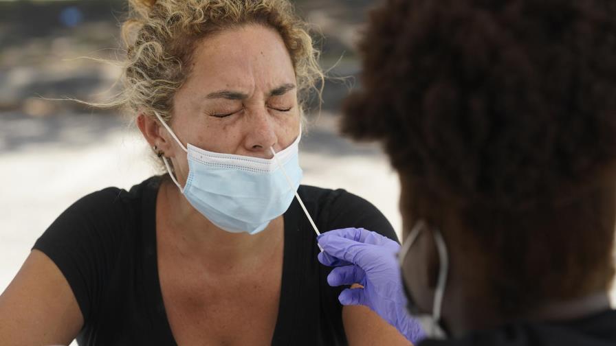 Infecciones posvacuna de COVID-19 generan confusión