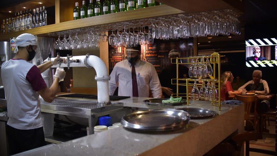 El 13% de los restaurantes y bares en España cerraron debido a la pandemia