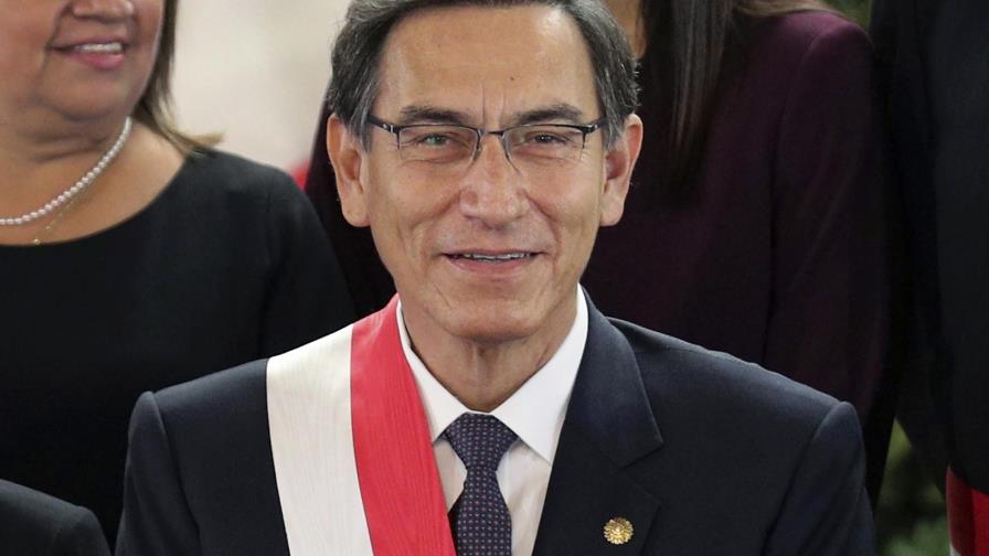 Presidente de Perú nombra a militar como primer ministro