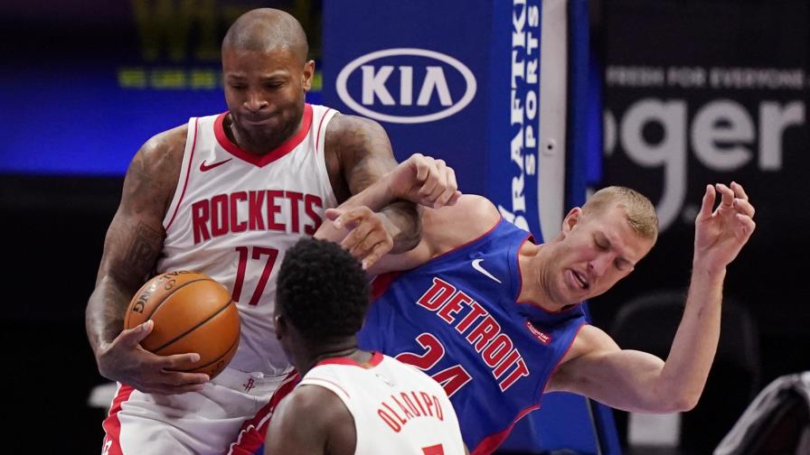 Con suspenso al final, Rockets superan a Pistons