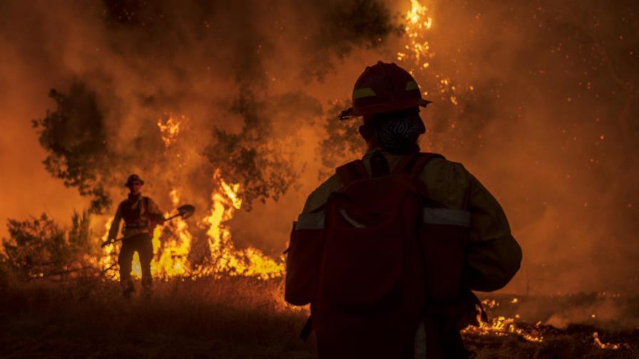 Evacuaciones en California debido a incendios forestales
