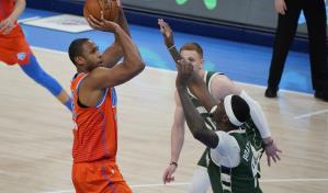 Thunder derrota a Bucks pese a triple-doble de Giannis