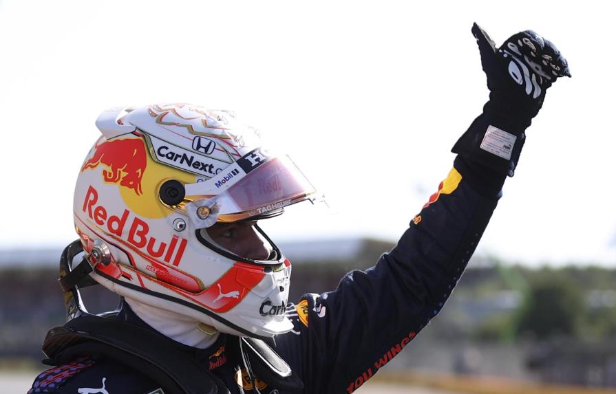 Verstappen gana sprint y pole en GP Británico de Fórmula Uno