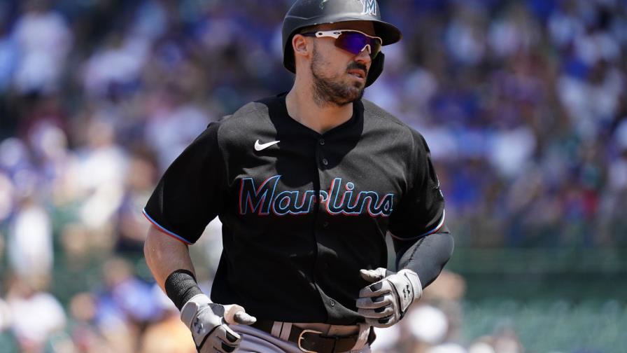 Duvall pega dos jonrones y Marlins apalean 11-1 a Cachorros Duvall pega dos jonrones y Marlins apalean 11-1 a Cachorros