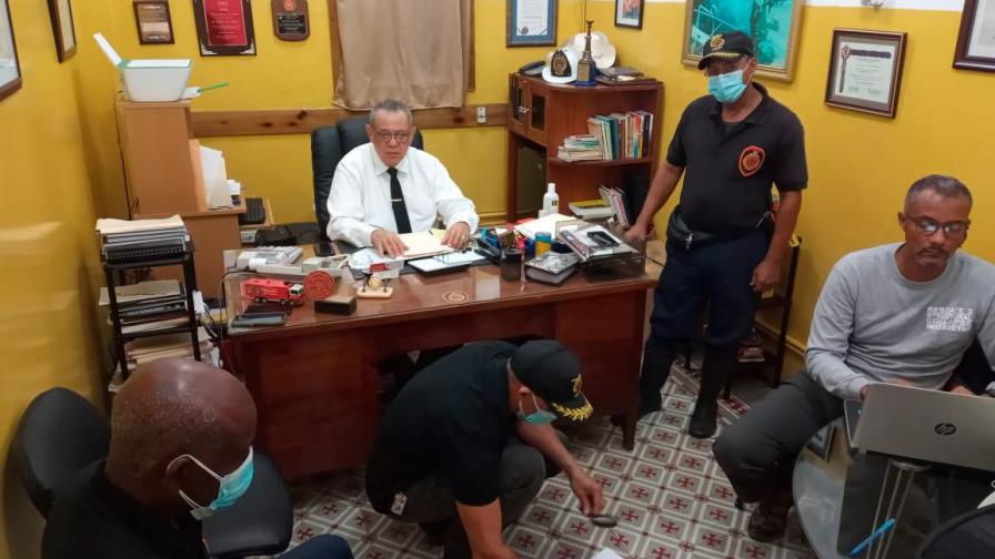 Cuerpo Bomberos de La Romana investiga causa de incendio en clínica Canela II 