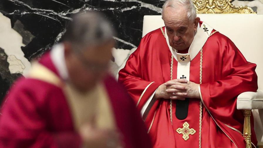 La Iglesia debe defender mejor a los niños, dice el papa