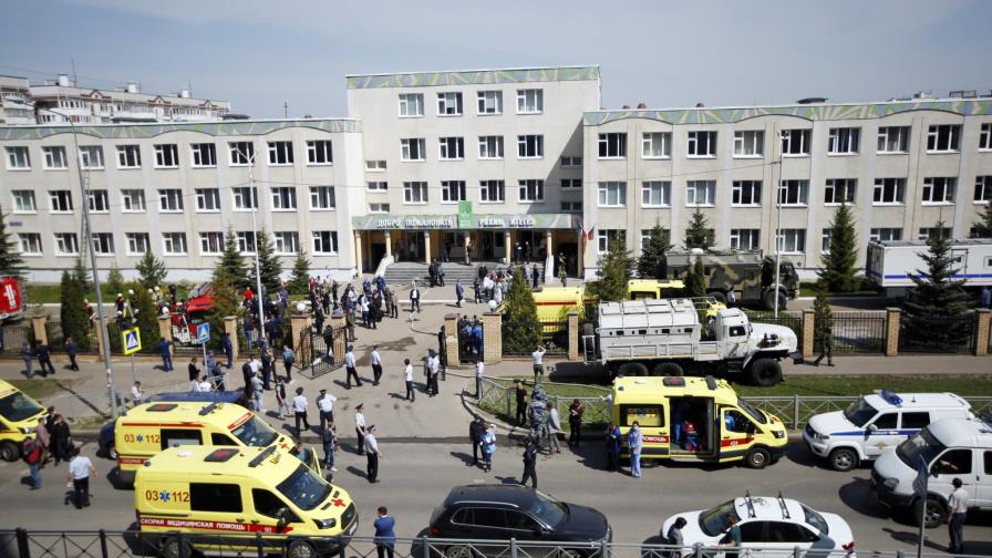 Autoridades rusas: 8 muertos en balacera en escuela en Kazán