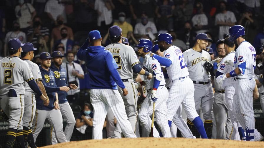 Peralta lanza 5 entradas; Cerveceros blanquean a Cachorros