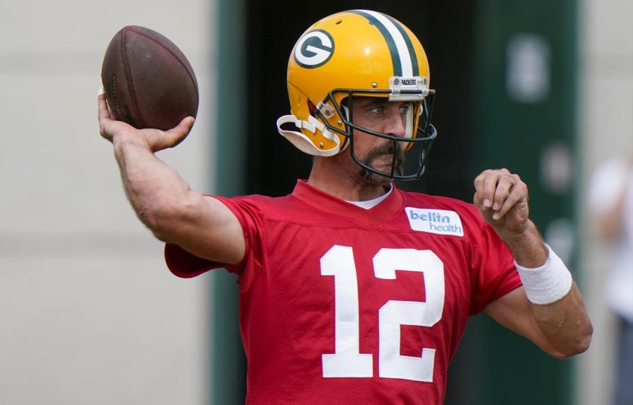 Aaron Rodgers al borde de acuerdo con los Packers