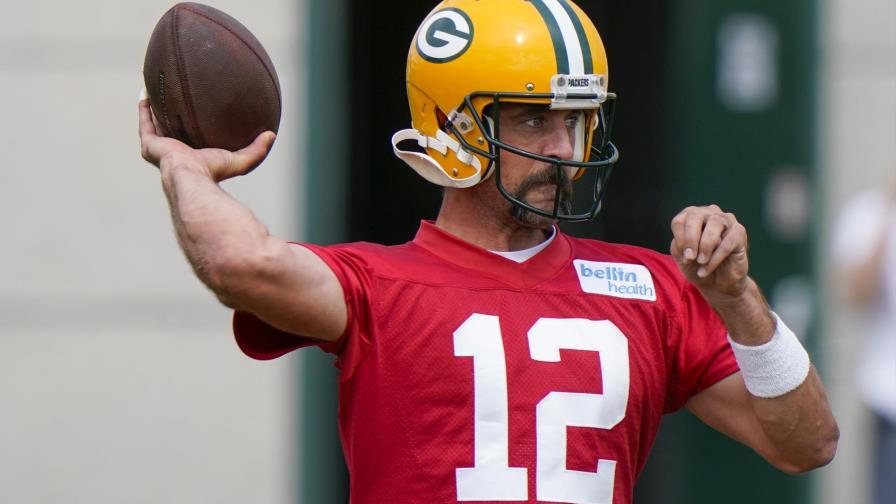 Aaron Rodgers al borde de acuerdo con los Packers