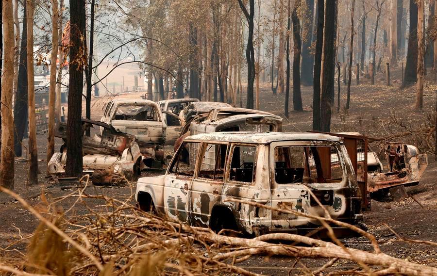 Voraz incendio acaba con zonas de Australia, declaran estado de emergencia