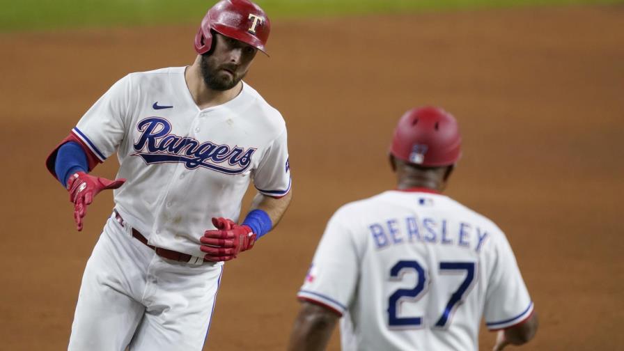Con jonrón de Gallo, Rangers cortan pésima racha Con jonrón de Gallo, Rangers cortan pésima racha